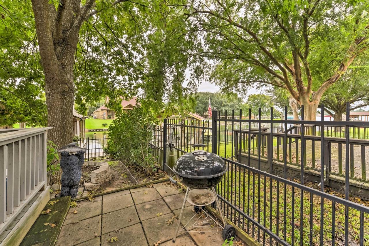 Quiet Lake Conroe Townhome With 2 Boat Slips! Willis Eksteriør bilde