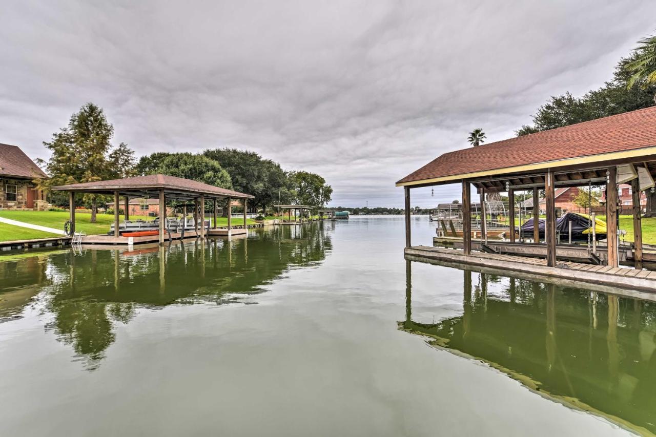 Quiet Lake Conroe Townhome With 2 Boat Slips! Willis Eksteriør bilde